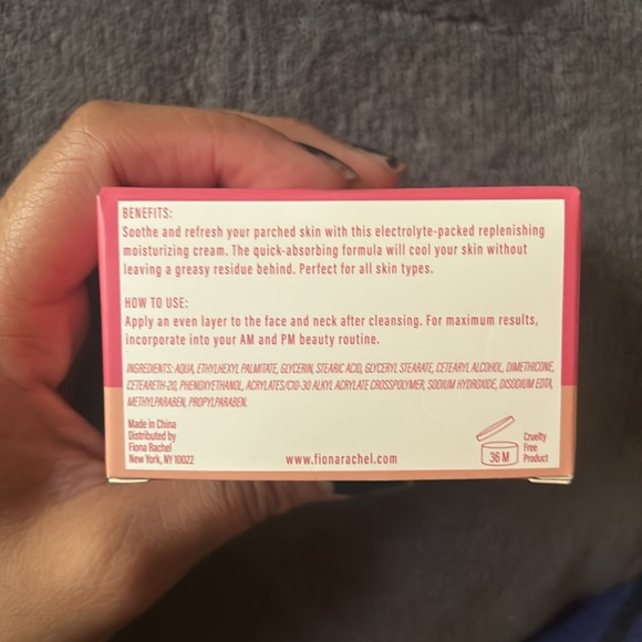 Fiona Rachel moisturizer - Picture 2 of 4